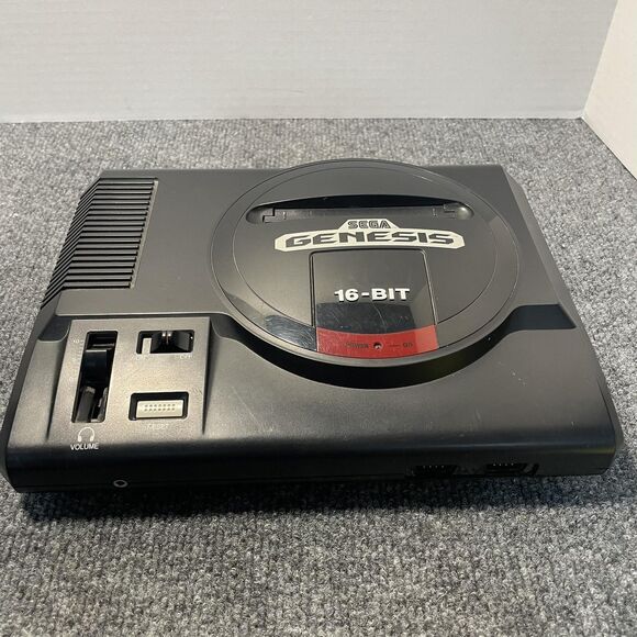 Vintage Sega Genesis Model 1601 Console Japan 16-Bit Retro Video Game System - Picture 1 of 10